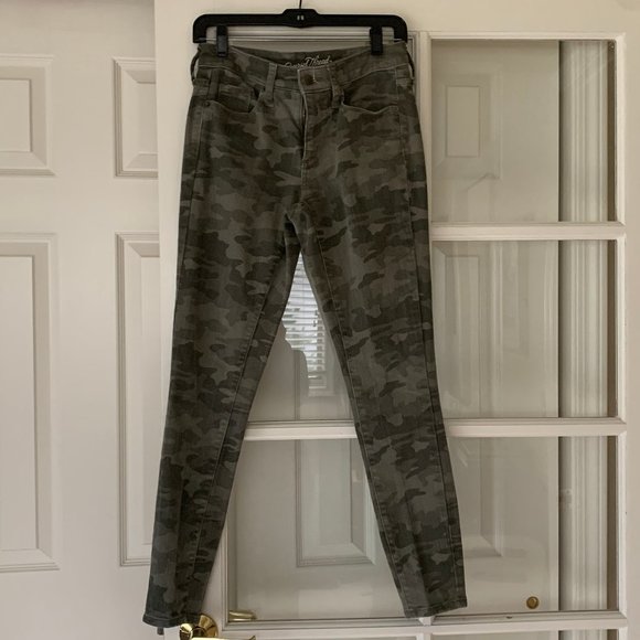 Camo Pants, size 0 - Picture 3 of 3
